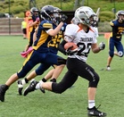 Takaa-ajoa Espoossa.Devilsin pelaajat tavoittelevat karkuun pinkovaa jaguaaria. Kuva:Espoo Devils