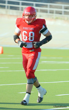 Tukimies Sebastian Karbin on kahden ottelun jälkeen Roostersin ykköstaklaaja 14,5 taklauksellaan. Maanantaina juoksupeleissä Karbinin on puolustettava myös TAFT-pelinrakentaja Cole Webbin omat juoksut.
Kuva: Sami Ranta