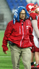 Hyökkäyksen koordinaattorin työhön vaikuttaa myös sääolosuhteet. Super LI pelataan sisähallissa Houstonissa, mutta Vaahteramalja XXXVII:ssä viime syksynä Jens Holmström joutui kutsumaan pelejä rankkasateen keskellä.
Kuva: Sami Ranta