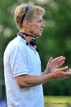 Kari Titola on toiminut Vaahteraliigassa päävalmentajana sekä hyökkäyksen ja puolustuksen koordinaattorina. Kuva: FSC Media / Riku Flink