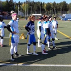 Laura Karhu (kuvassa toinen vasemmalta) johdatti Suomen voittoon kahdella TeeDeellä ja lisäpisteillä