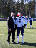 Vas. Roope Noronen ja Venäjän MVP Ivan Bunakov.