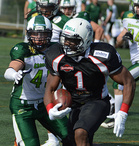 Trojansin keskushyökkääjä Chris Douglas juoksi 113 jaardia 9,4 jaardin keskiarvolla ja teki ottelun avausmaalin. Toisella puoliajalla Douglas nousi myös joukkueensa kiinniottotilaston kärkinimeksi ottamalla yhteensä neljä Max Shortellin heittoa kiinni.
Kuva: Kari Toivonen