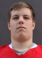 Jyhkeän kokoinen linjamies Martin Veinberg. Valokuva:Roosters