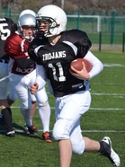 Turku Trojans Mika Riihimäki pystyy pelinrakentajana sekä mallikkaaseen heittopeliin että pallon kuljettamiseen.