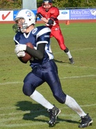 Laitahyökkääjä Jonne Karhu.