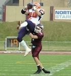 Missouri Valley Collegen tight end Tommi Pinta kiinniottopuuhissa.